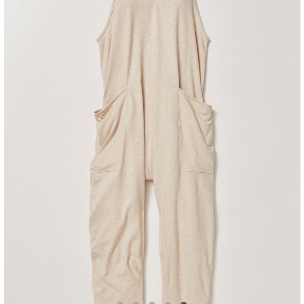 Free People hot shot Beige Sleeveless Jumpsuit sz xs vguc